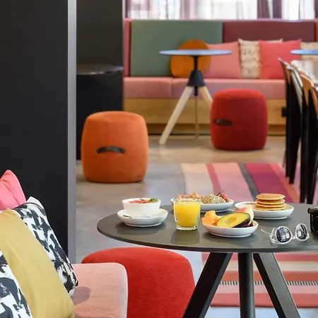 Moxy Отель 3*