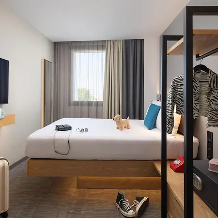 Отель Moxy 3*