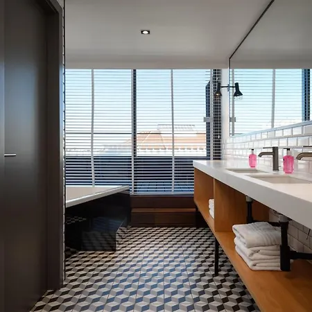 Moxy Hotel Lisboa