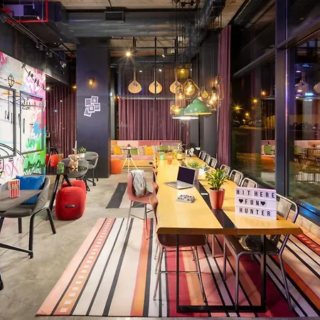 Moxy Hotel 3*