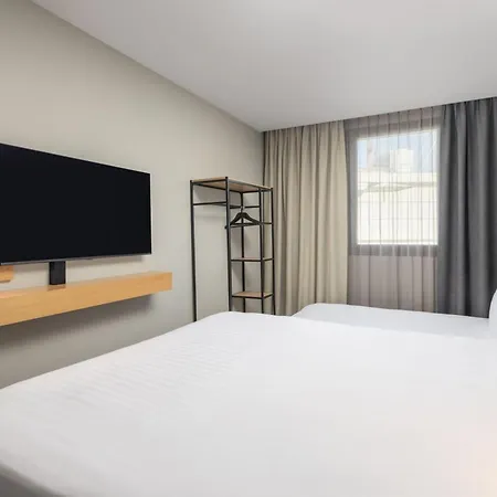 Moxy Hotel 3*