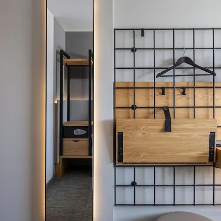 Hotel Moxy 3*