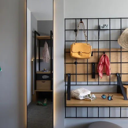 Moxy Hotel 3*