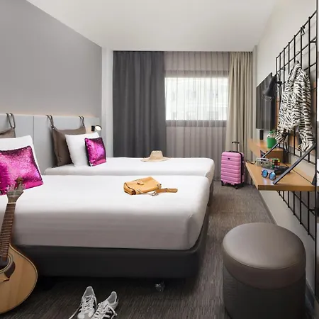 Готель Moxy