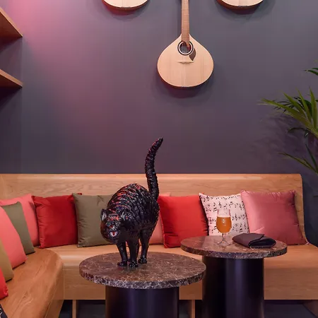 Moxy Hotel 3*