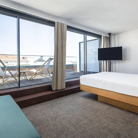 Moxy Lisbon