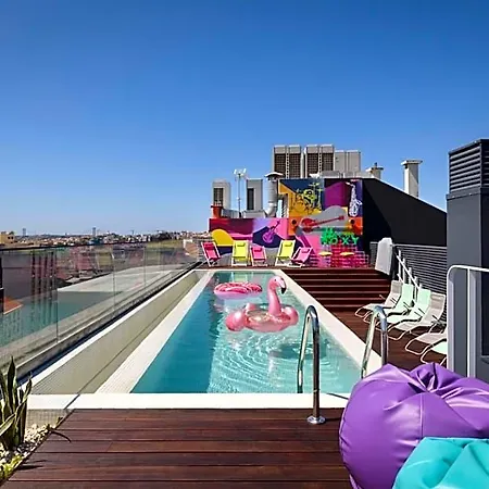 Готель Moxy 3*