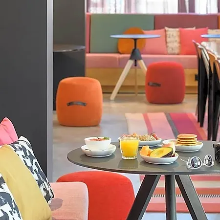 Otel Moxy 3*