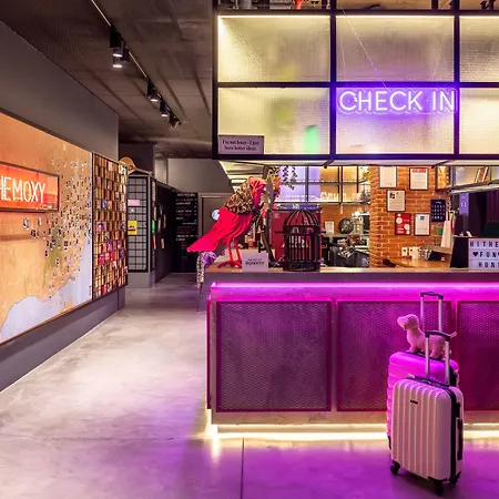 Moxy Hotel 3*